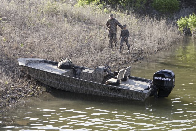 Frontier 1650SC Lowe was founded in 1971 to build high value aluminum boats and canoes to fit a family's boating needs. Since then, Lowe has created generations of family memories through great times on the water and has developed quite a reputation among experienced boaters for building high quality, yet affordable aluminum boats to suit almost any need. As the years have passed, second and third generations of families have returned to Lowe for more of these great times on the water.
Since Carl and Dianna Lowe founded Lowe Line in 1971, the company has become a technological leader in the aluminum boat market. Through the years, Lowe has achieved many milestones that have pushed not only the company, but the entire industry forward.