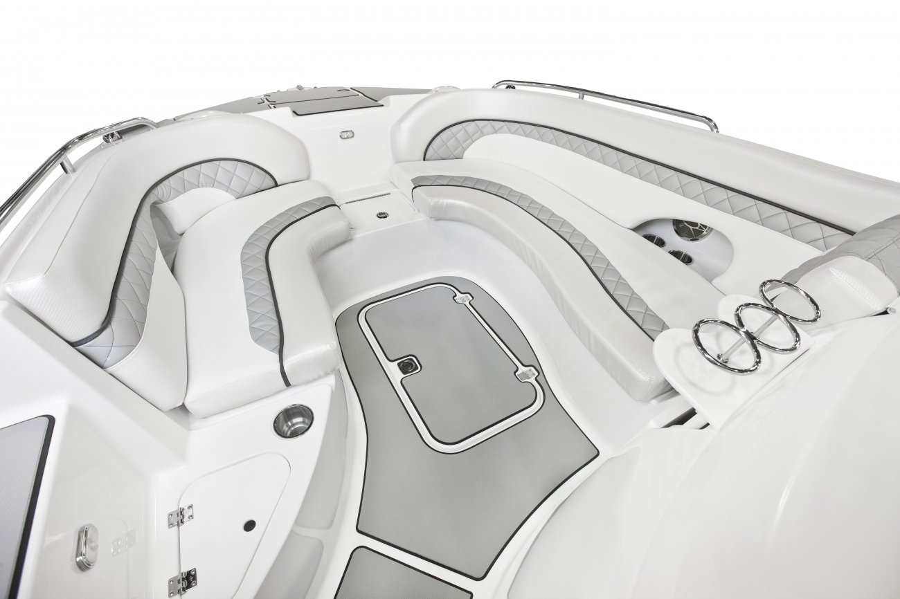 Is your family being pulled in different directions? Whether it's fishing, tubing, skiing or just cruising along enjoying the scenery, there are few forms of recreation that offer families the chance to reconnect like a day spent together on the water.