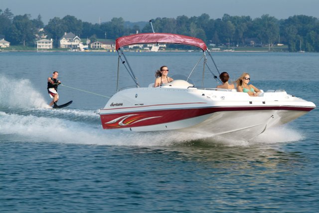SunDeck Sport SS 202 I/O Is your family being pulled in different directions? Whether it's fishing, tubing, skiing or just cruising along enjoying the scenery, there are few forms of recreation that offer families the chance to reconnect like a day spent together on the water.