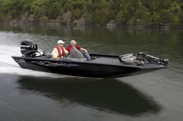Stinger 18HP Small lightweight and, durable boats made of aluminum are most often used for freshwater fishing. They are generally very simple craft, featuring riveted or welded aluminum hulls and bench seating.